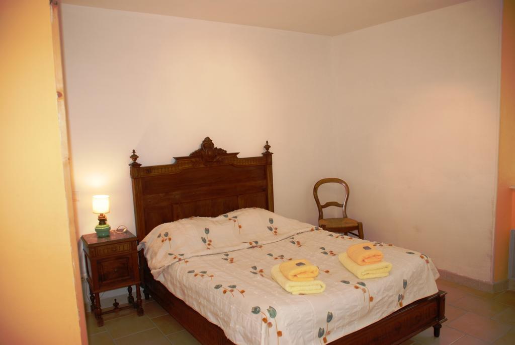 Les Jardins Du Mas Evesque Bed & Breakfast Rousson  Bilik gambar