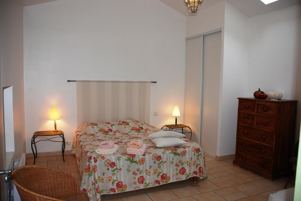 Les Jardins Du Mas Evesque Bed & Breakfast Rousson  Bilik gambar
