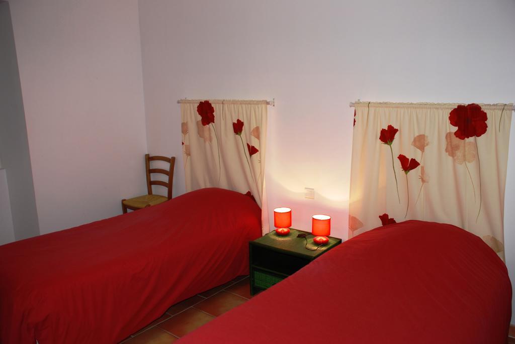Les Jardins Du Mas Evesque Bed & Breakfast Rousson  Bilik gambar